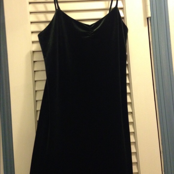 Elegant Black/Green Midi Dress - Picture 4 of 4